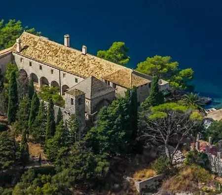 アパート Feral *